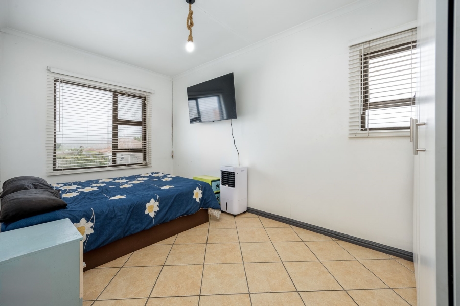 5 Bedroom Property for Sale in Hagley Western Cape